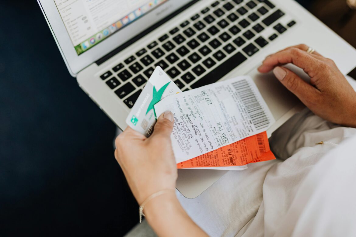 The Evolution of E-Commerce: How Digital Commerce Is Reshaping the Global Economy